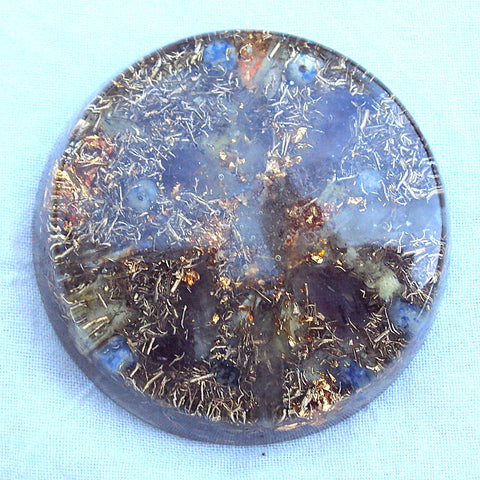 Orgone Travellers Charging Plate, lapis lazuli and ametyst.